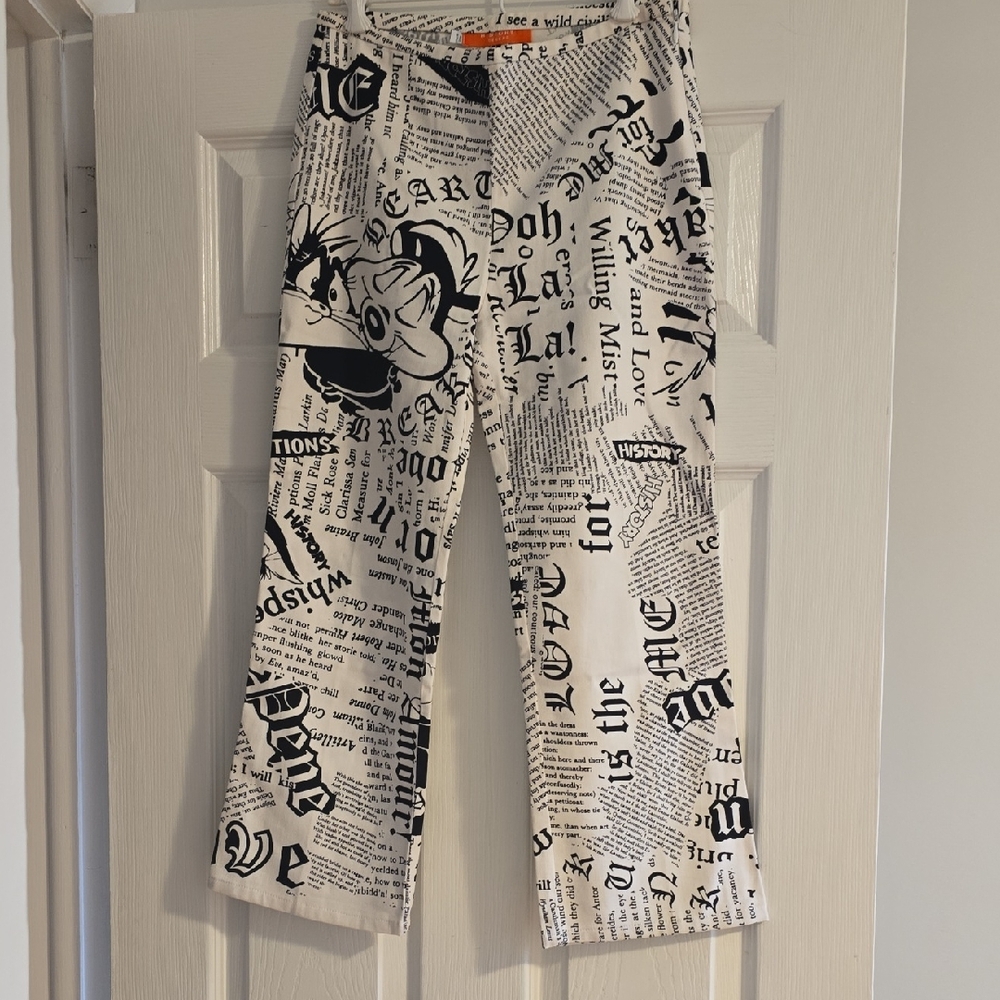Iceberg Black and White Text Print Fabric